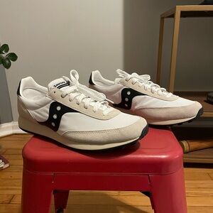 Saucony Men's White and Black Retro Sneakers